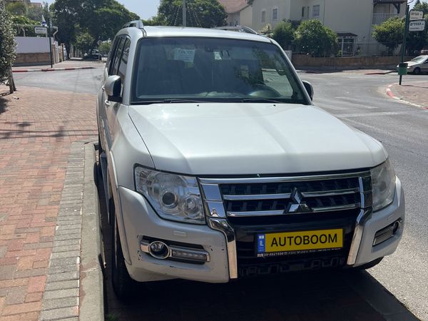 Mitsubishi Pajero с пробегом, 2016, частная рука