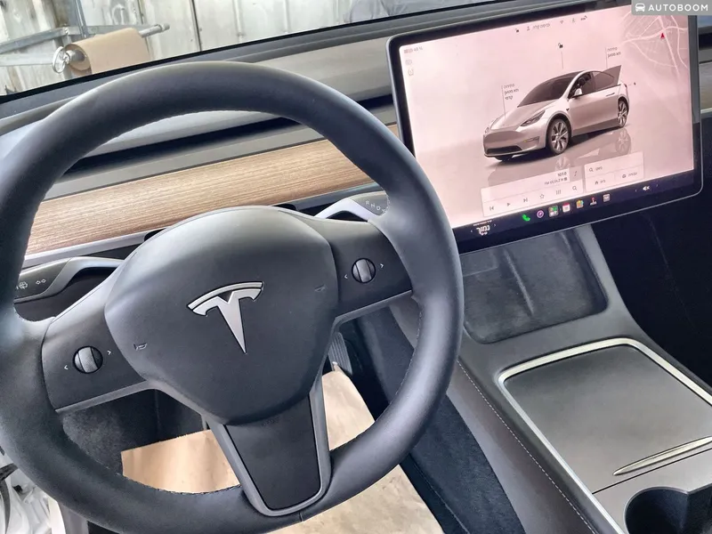 Tesla Model Y 2nd hand, 2023, private