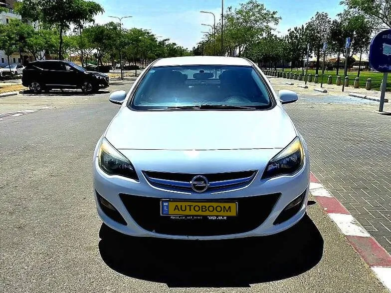 Opel Astra с пробегом, 2016