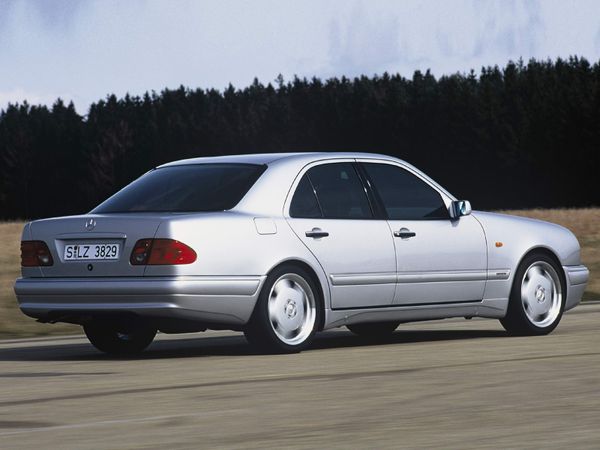 مرسيدس E-Class AMG ‏1996. الهيكل، المظهر الخارجي. سيدان, 2 الجيل