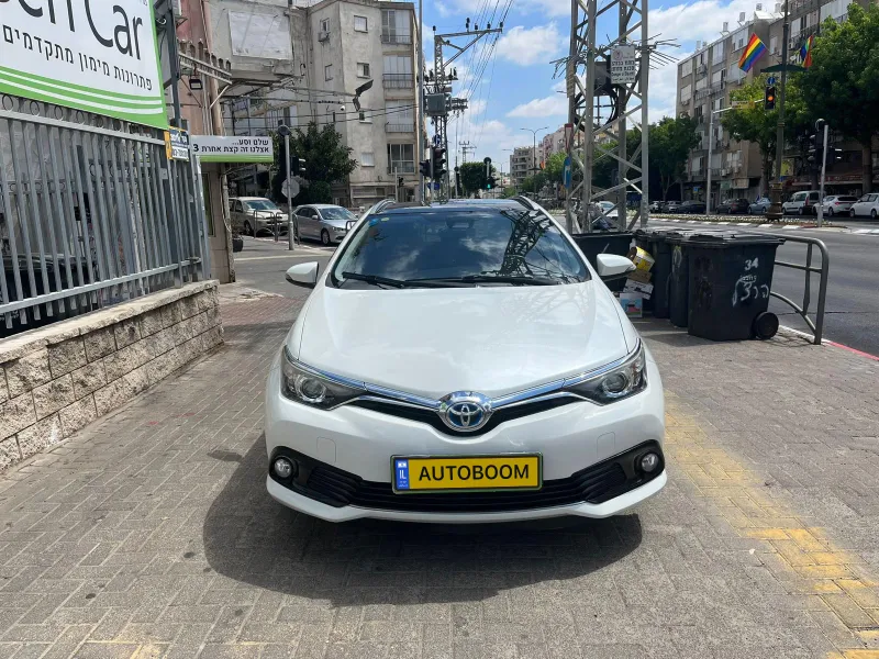 Toyota Auris 2nd hand, 2018