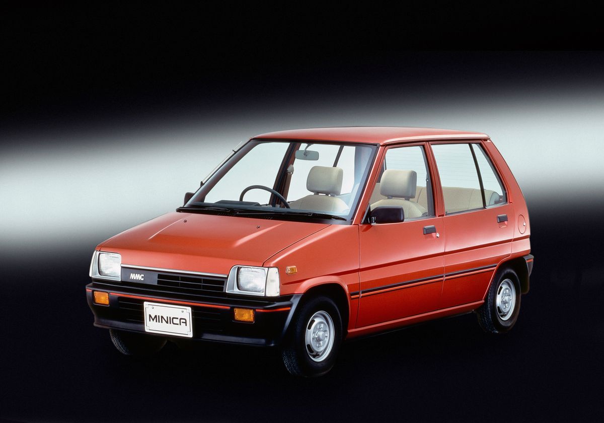 מיצובישי  מיניקה 1984. מרכב, צורה. מיני 5 דלתות, 5 דור