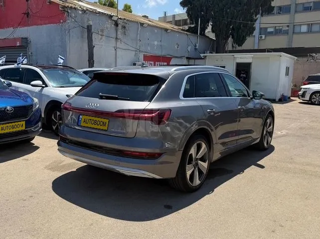 אאודי Q8 e-tron יד 2 רכב, 2019, פרטי