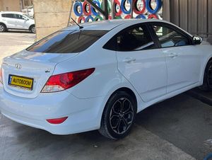 Hyundai i25, 2016, photo