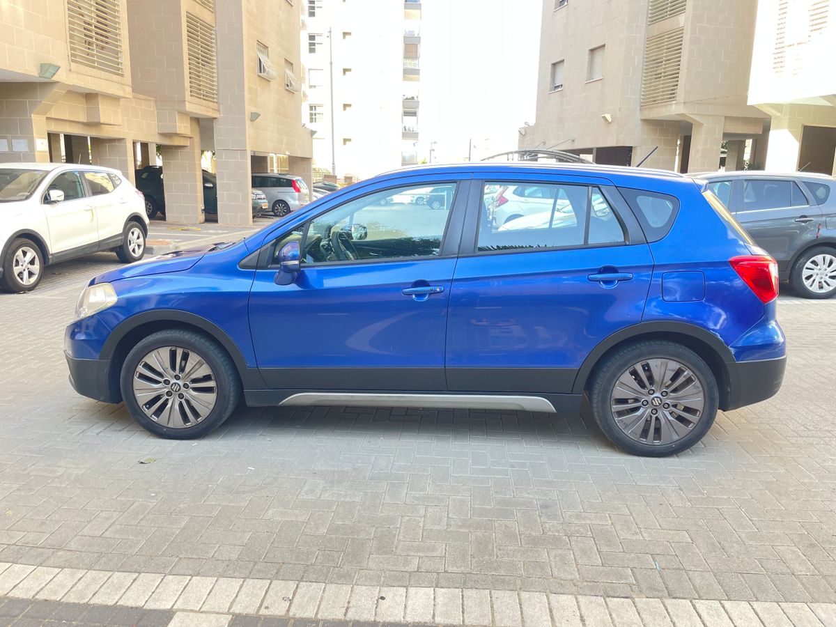 Suzuki SX4 2ème main, 2015, main privée