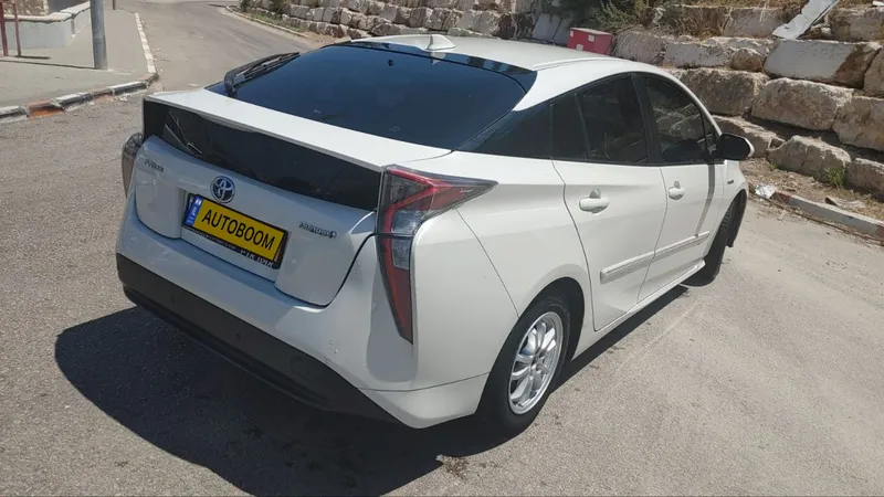 Toyota Prius 2nd hand, 2017, private hand