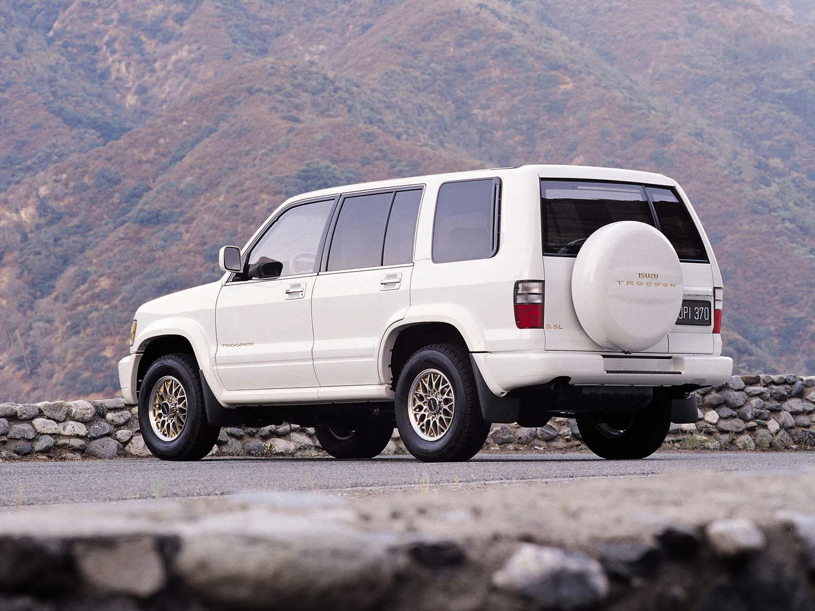 ISUZU TROOPER 2002 
