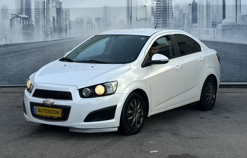 Chevrolet Sonic 2nd hand, 2015, private