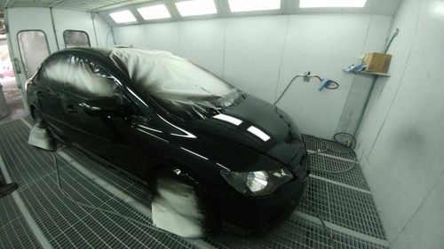 Garage Dozen. Photo 1