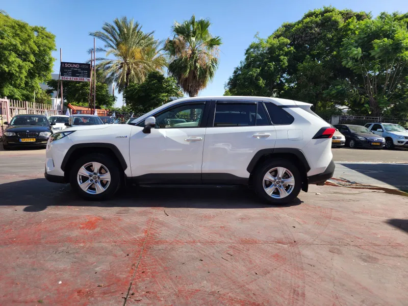 Toyota RAV4 с пробегом, 2019