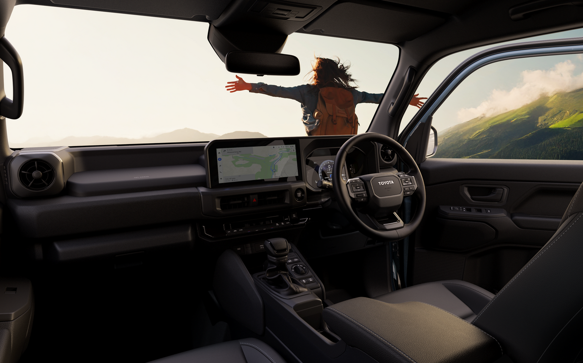 Toyota FJ Cruiser. Передние сидения.
