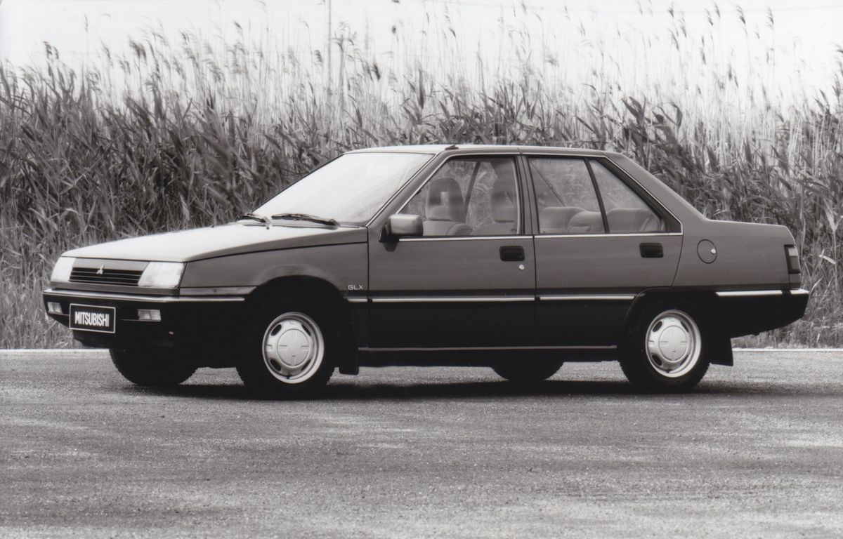 Mitsubishi Lancer 1983. Carrosserie, extérieur. Berline, 5 génération