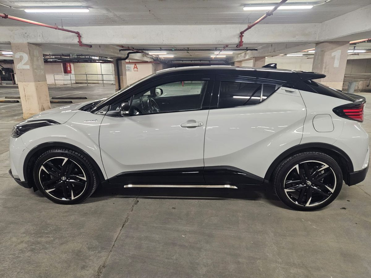 Toyota C-HR 2nd hand, 2022, private hand