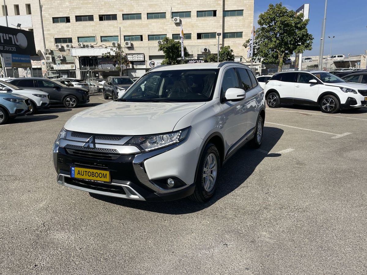 Mitsubishi Outlander с пробегом, 2020