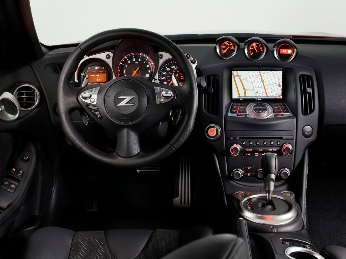 Nissan 370Z 2012. Dashboard. Coupe, 1 generation, restyling