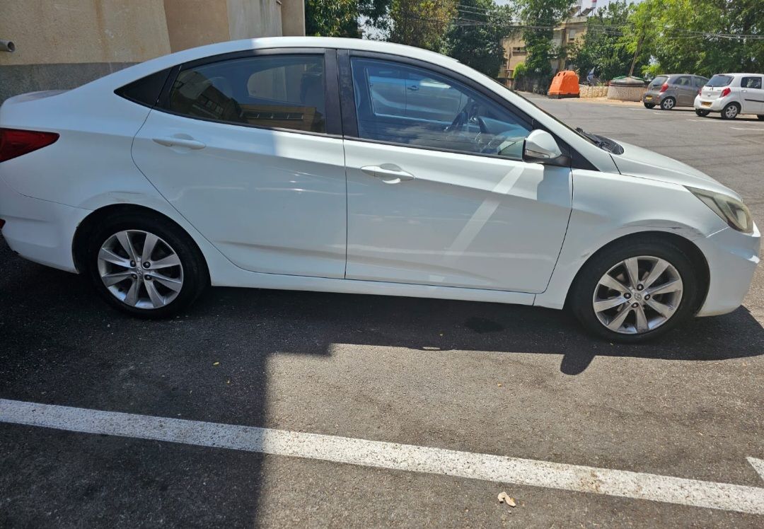 Hyundai i25 2nd hand, 2013, private hand