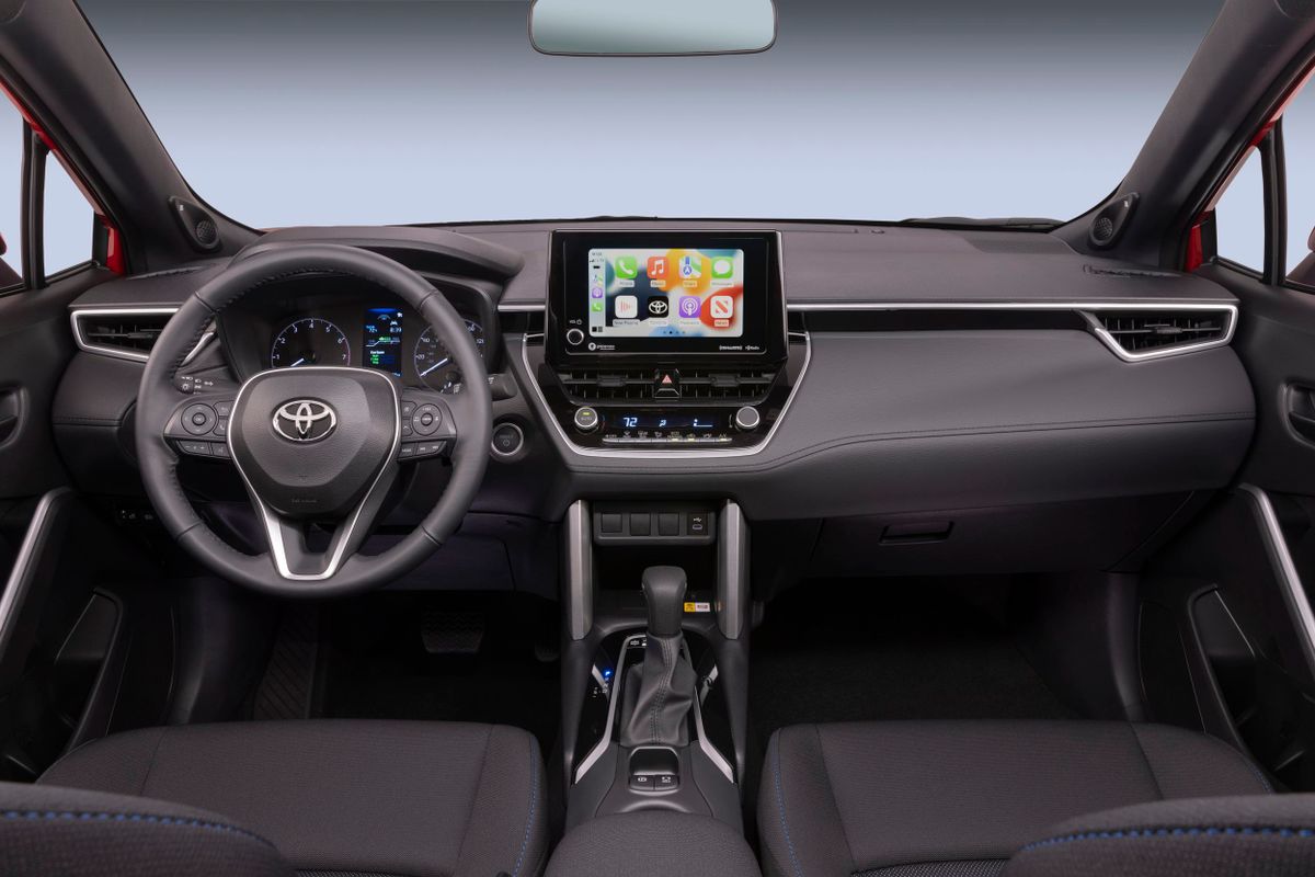 Toyota Corolla Cross 2023. Siéges avants. VUS 5-portes, 1 génération, restyling