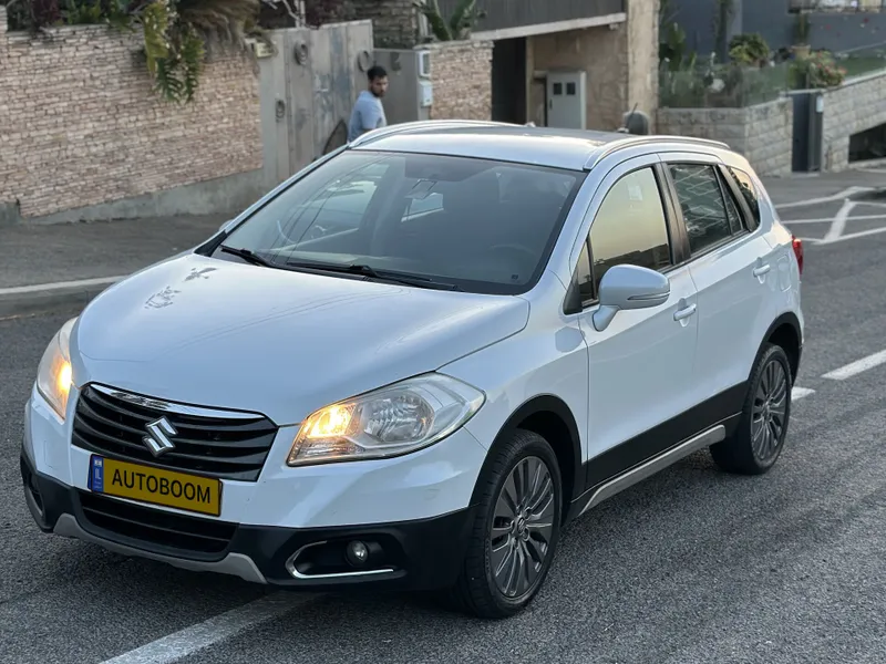 Suzuki SX4 2ème main, 2015, main privée