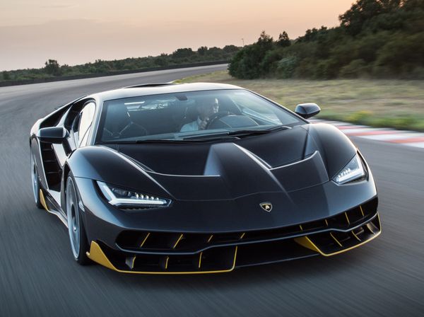 Lamborghini Centenario - generations, types of execution and years of  manufacture.