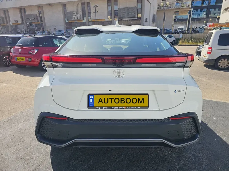 טויוטה C-HR רכב חדש, 2025, פרטי