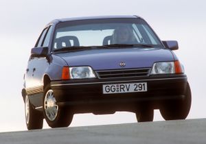 Opel Kadett 1989. Carrosserie, extérieur. Hatchback 5-portes, 5 génération, restyling