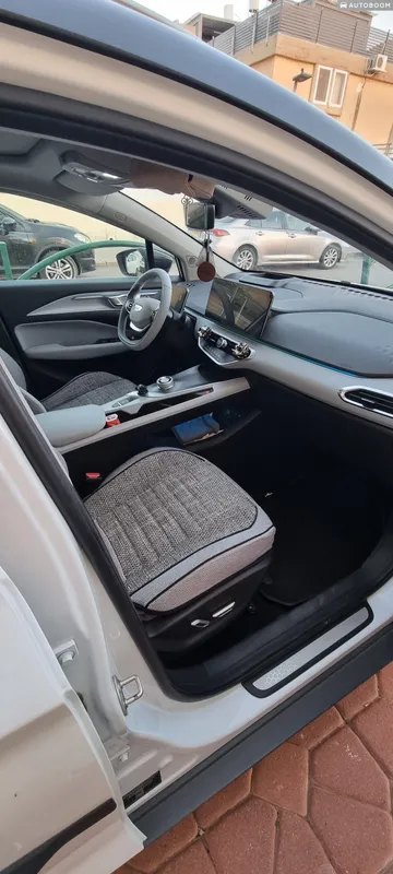 Geely Geometry C 2nd hand, 2022, private