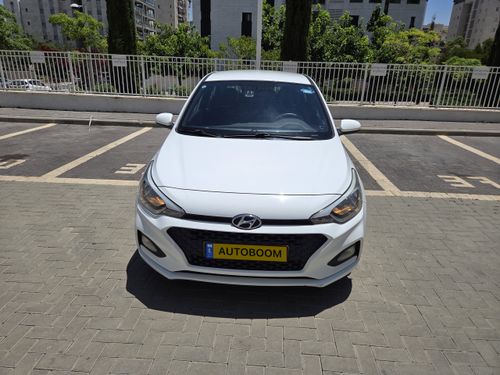 Hyundai i20, 2021, фото