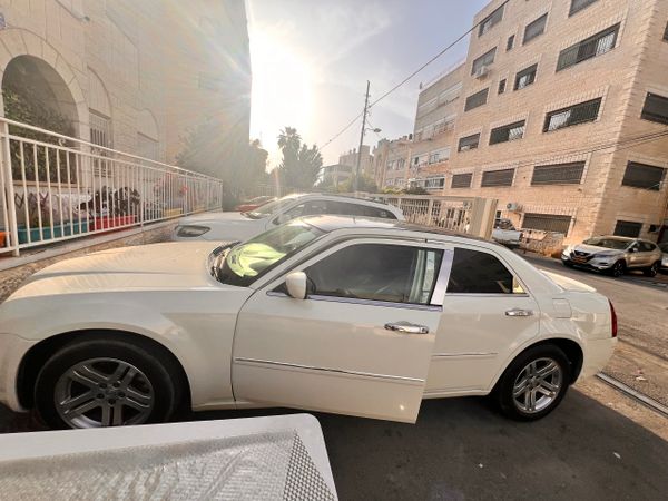קרייזלר 300C יד 2 רכב, 2008, פרטי