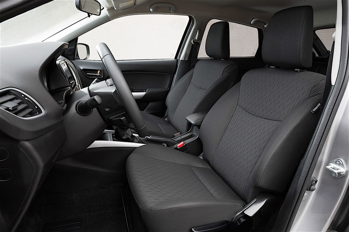 Suzuki Baleno 2016. Front seats. Mini 5-doors, 2 generation
