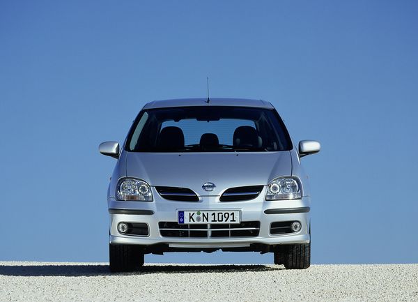 ניסאן אלמרה טינו 2003. מרכב, צורה. מיניוואן, 1 דור, שדרוג