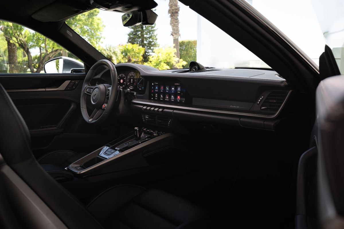 Porsche 911 2024. Передние сидения. Купе, 8 поколение, рестайлинг 1