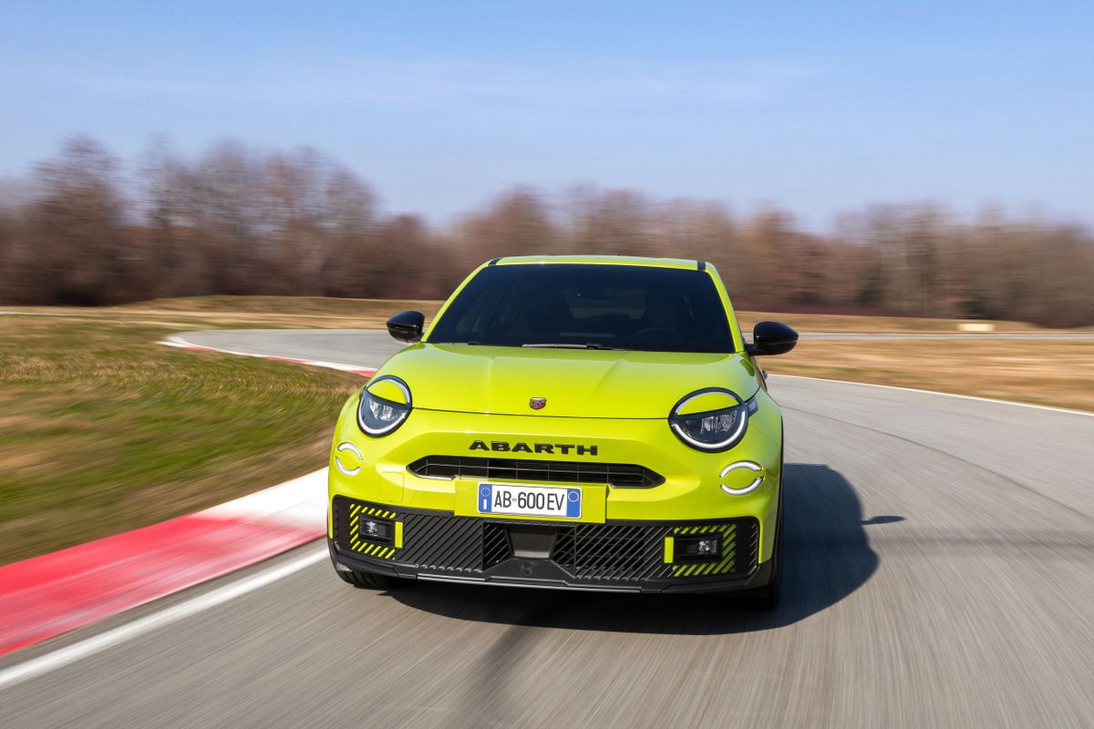 Abarth 600e 2024. Кузов, экстерьер. Хэтчбек 5 дв., 1 поколение