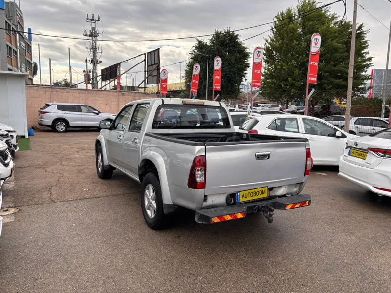 Isuzu D-Max 2nd hand, 2011