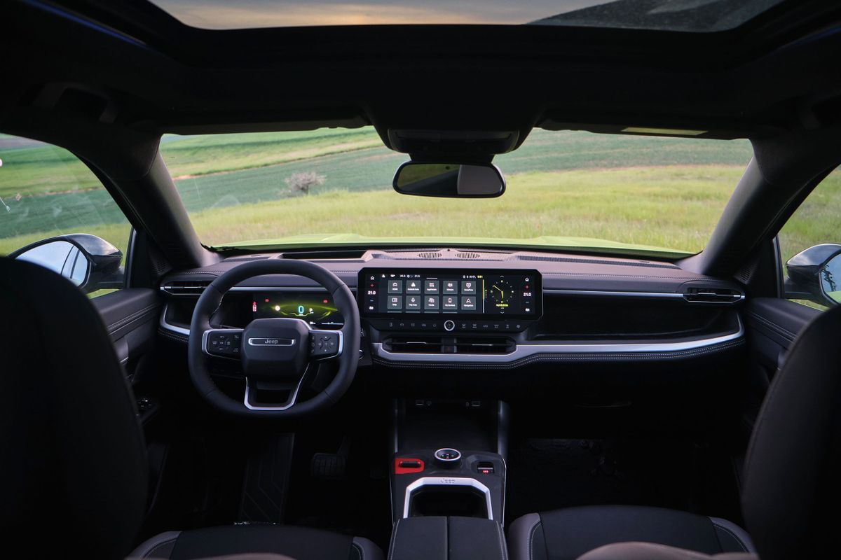 Jeep Compass 2025. Мультимедиа. SUV 5 дв., 3 поколение