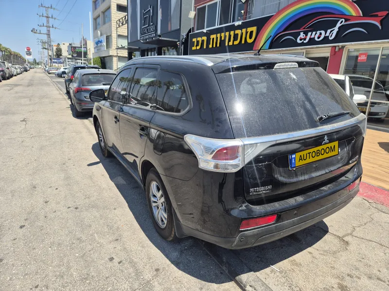 Mitsubishi Outlander 2nd hand, 2014