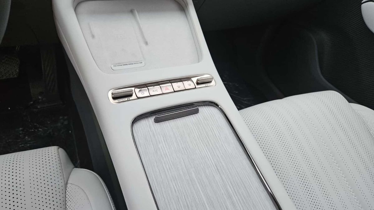 Omoda C7 2024. Центральная консоль. Внедорожник 5 дв., 1 поколение