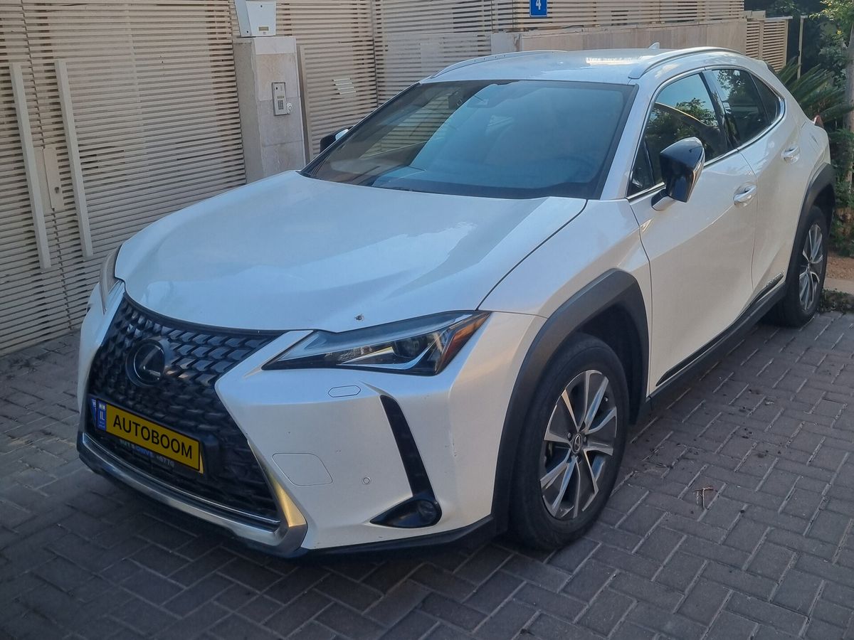 Lexus UX 2nd hand, 2022, private hand