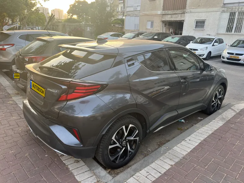Toyota C-HR 2nd hand, 2020, private hand