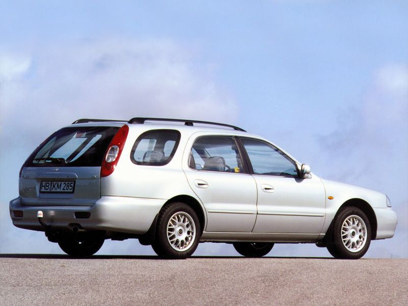 קיה קלארוס 1998. מרכב, צורה. סטיישן 5 דלתות, 2 דור