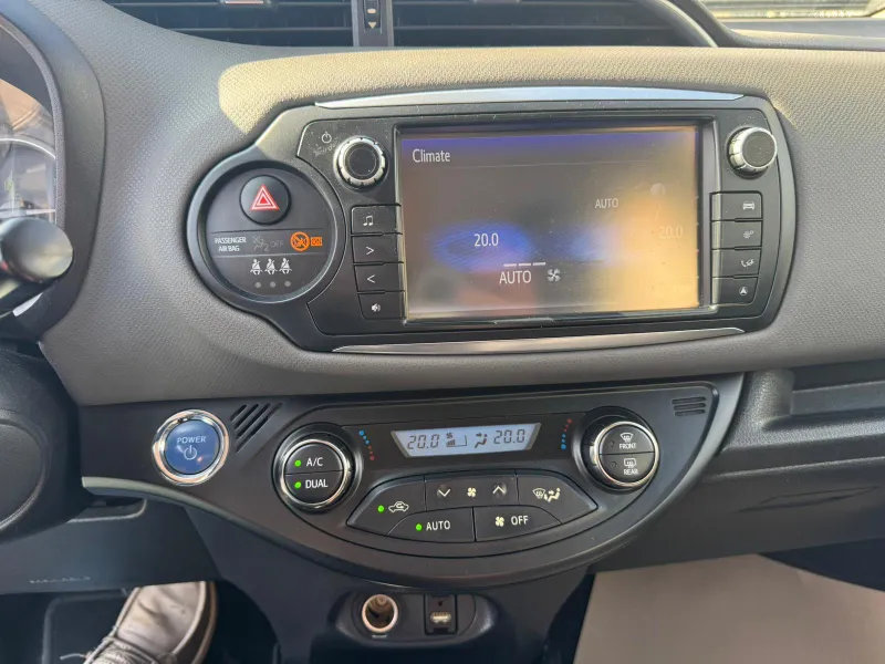 Toyota Yaris с пробегом, 2017, частная рука