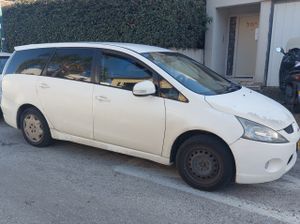 Mitsubishi Grandis, 2010, photo