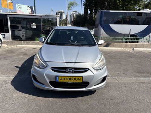 Hyundai i25, 2016, photo