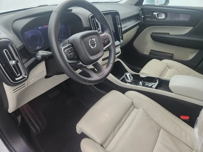 فولفو XC40 مستعمل, 2023