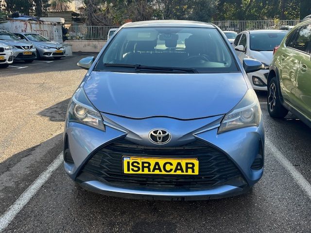 Toyota Yaris с пробегом, 2013