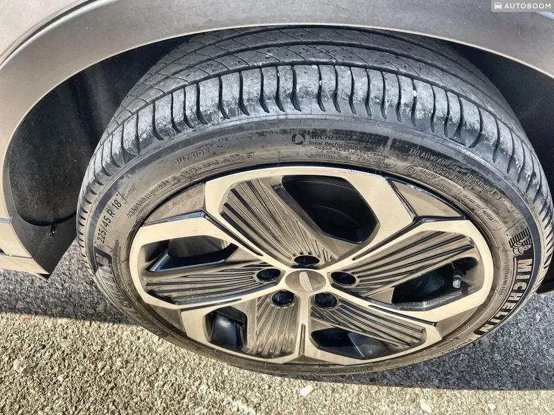 Geely Geometry C 2nd hand, 2023, private