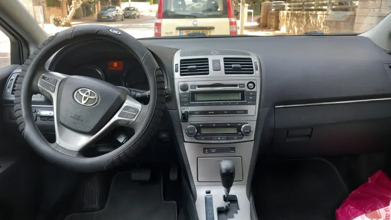 Toyota Avensis 2nd hand, 2011, private hand