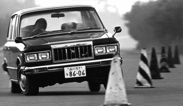 Isuzu Florian 1977. Carrosserie, extérieur. Berline, 1 génération, restyling