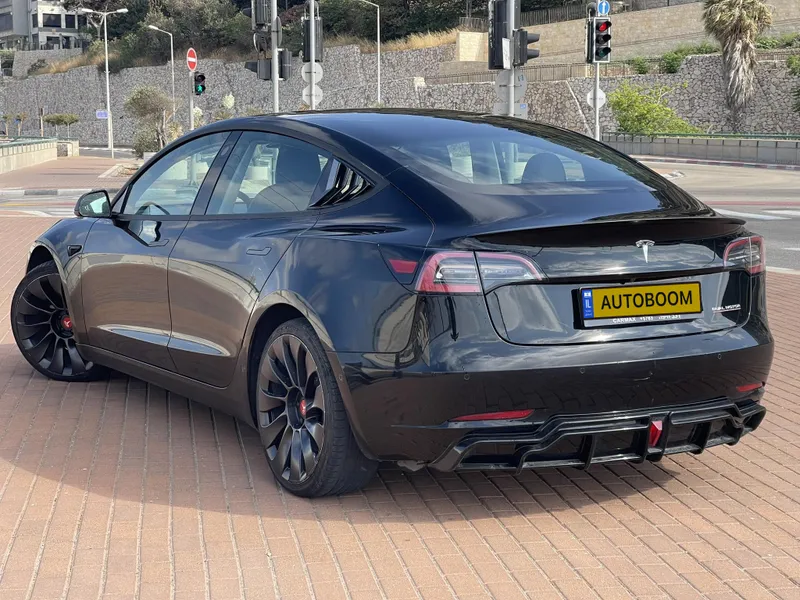 Tesla Model 3 2nd hand, 2021, private hand
