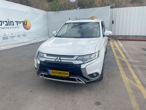 מיצובישי אאוטלנדר‏, 2020, תמונה