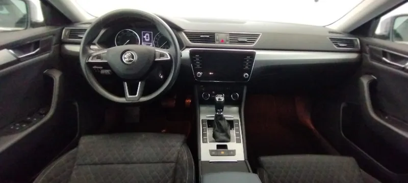 Skoda Superb 2nd hand, 2020